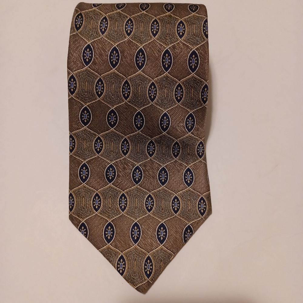 Geoffery Beene Elegant Brown Patterned Men's Silk Tie - Picture 3 of 7